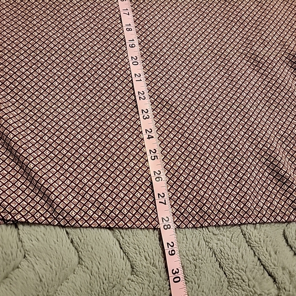 Liz Claiborne Career Womens Size XXL Pullover Top Button Detail Burgundy & Tan - Picture 11 of 12